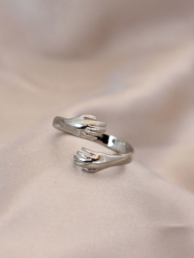 ayarlamali-gumus-renk-metal-sarilan-eller-model-yuzuk-144157160-sw1080sh1620