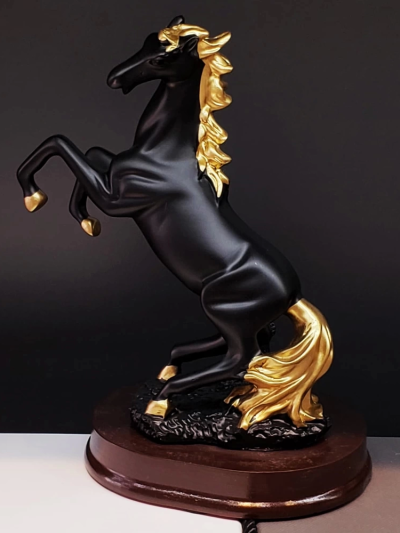 dekoratif-saha-kalkan-at-biblo-185729834-sw1000sh1000