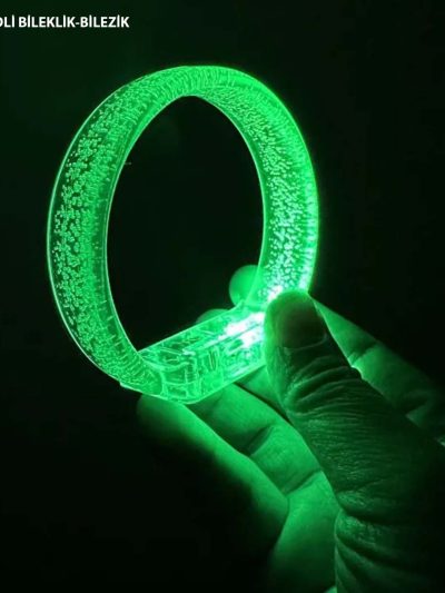 yesil-led-isikli-baski-yapilabilen-pilli-bileklik-bilezik-1-5-cm-resim-5146